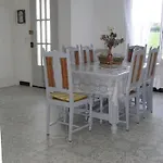 Meuble De Tourisme Familial Bord De 度假居 *