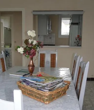 Meuble De Tourisme Familial Bord De Holiday home Saint-Laurent-sur-Mer
